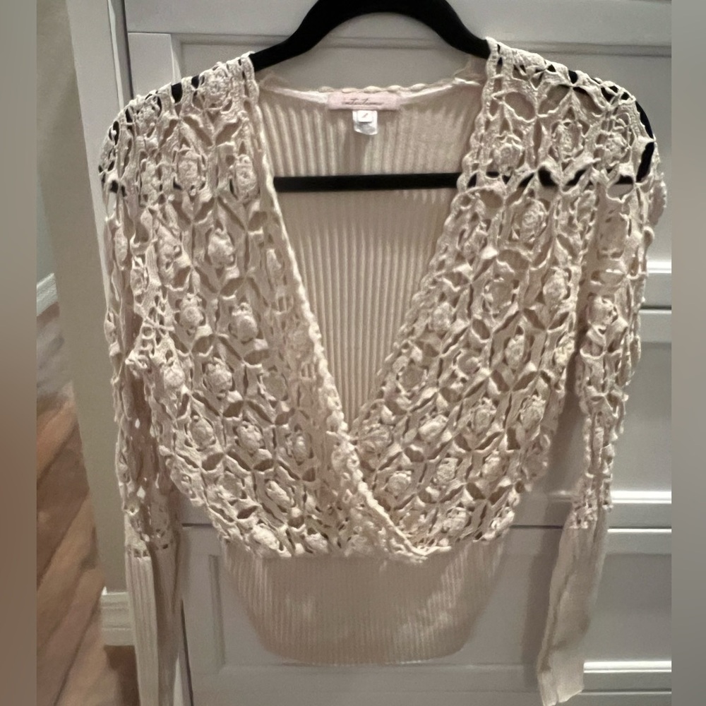 Ladies wrap silhouette long sleeves Crochet ribbed knit sweater sz L